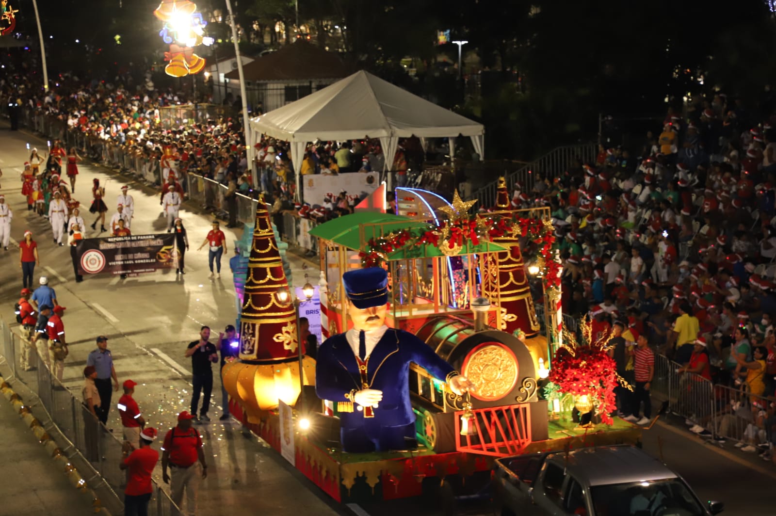 Panameños se volcaron a la Cinta Costera para participar del Desfile de